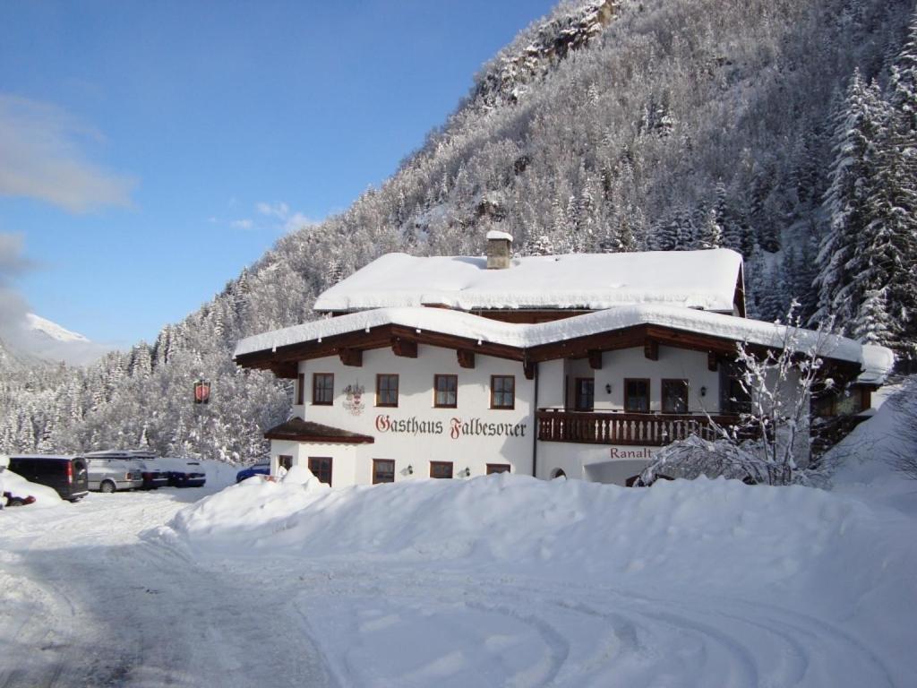 Gasthaus Falbesoner Lägenhet Gschnitz Exteriör bild