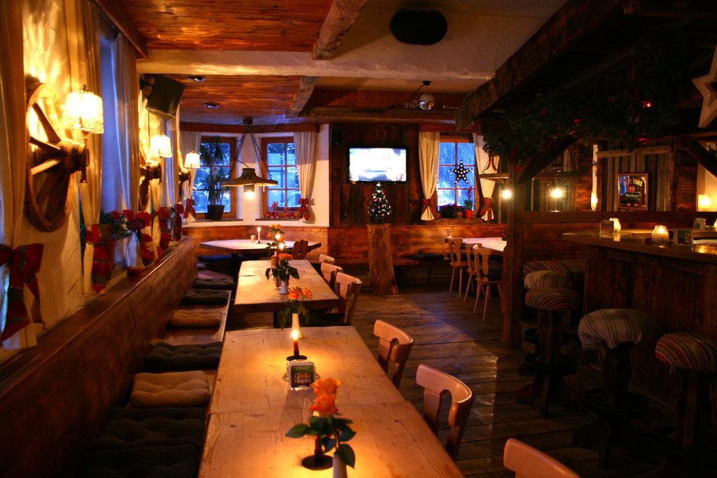 Gasthaus Falbesoner Lägenhet Gschnitz Exteriör bild