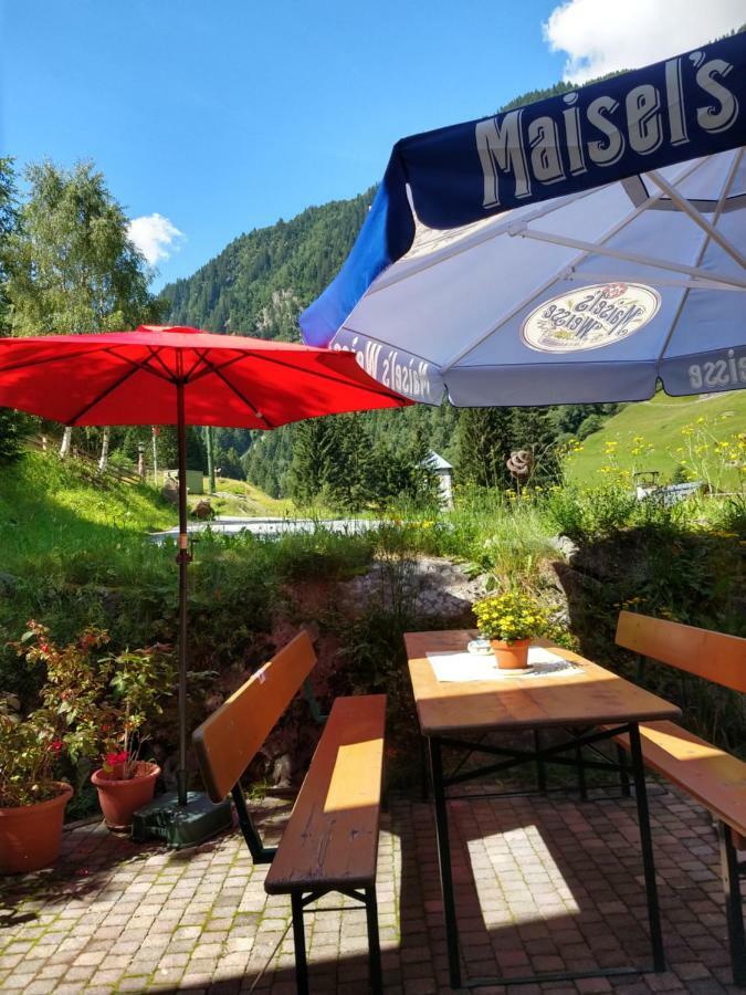 Gasthaus Falbesoner Lägenhet Gschnitz Exteriör bild